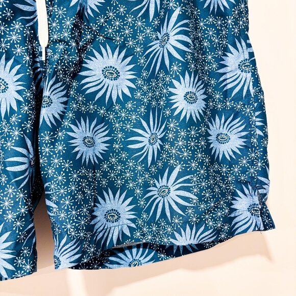 OLD NAVY | Blue floral swim shorts | Large * - Picture 6 of 8